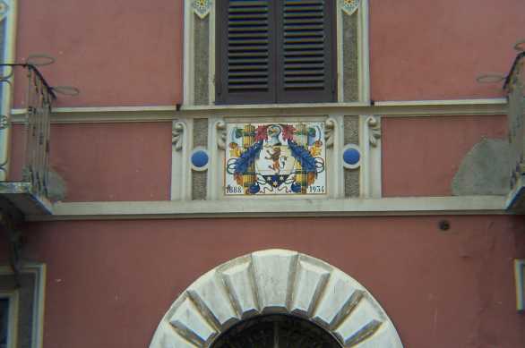 Deruta building detail