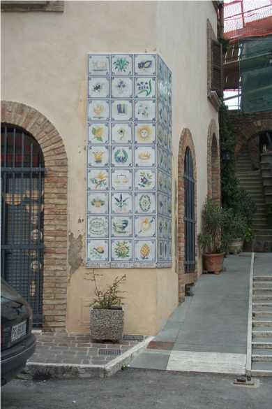 Deruta wall detail